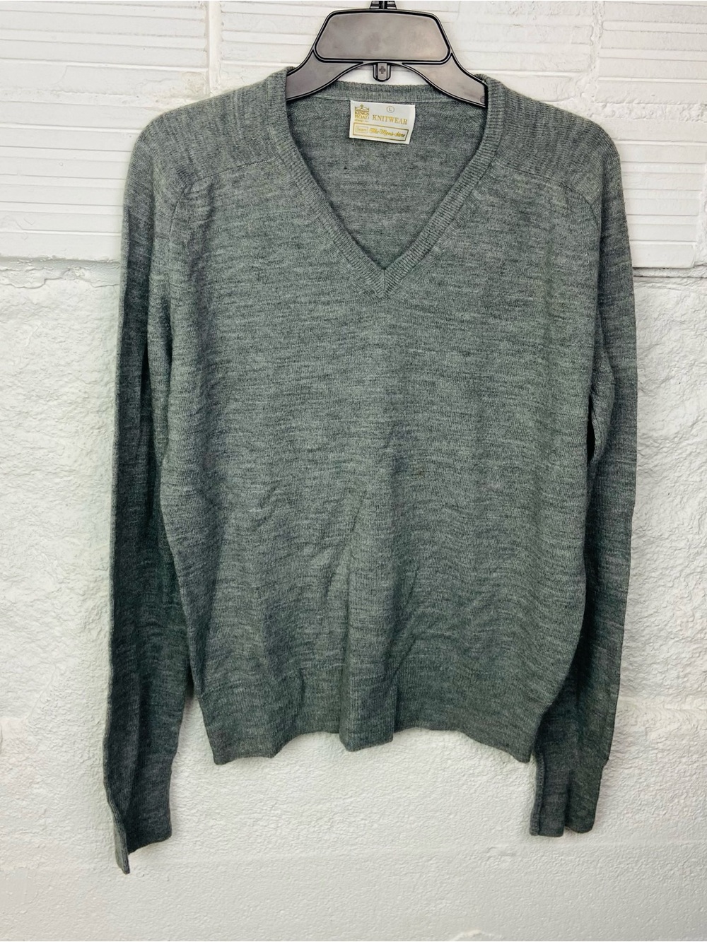 The kings road shop sears gray Knitwear V-Neck Men's Sweater size large